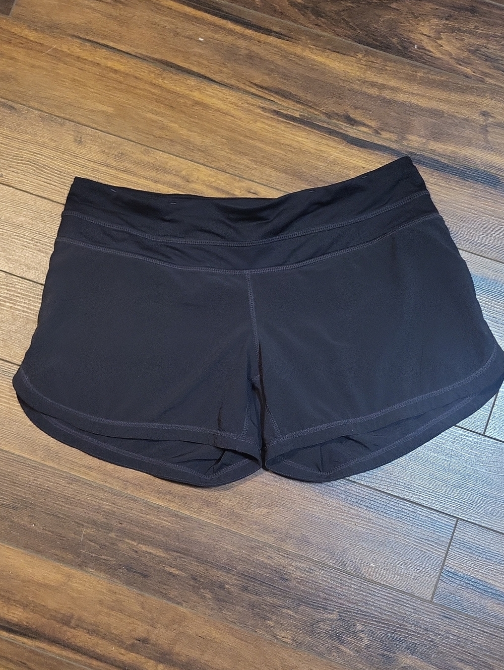 EUC Lululemon Shorts 6